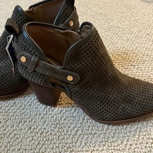 NWT Franco Sarto 7.5 moss green booties